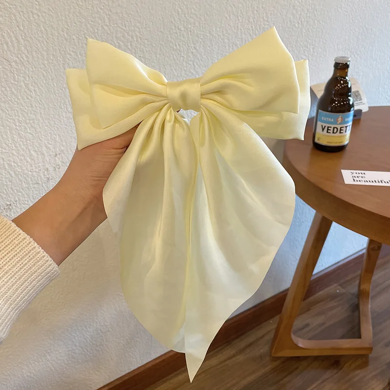 Variant: creamy white