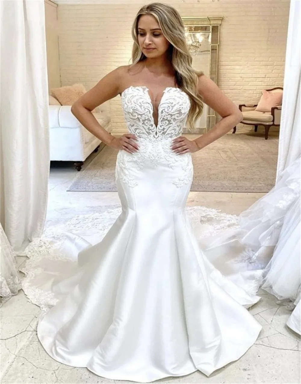 Abito da sposa Sexy sirena senza spalline con scollo a v in pizzo di raso Appliques 2023 nuovi abiti da sposa semplici Vintage su misura Mariee