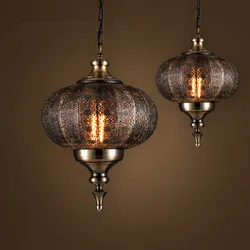 Southeast Asia Balance Yi Iron Pendant Lights LED Carved Hollow Retro Lamps for Dining Room Restaurant Lantern De Lamp