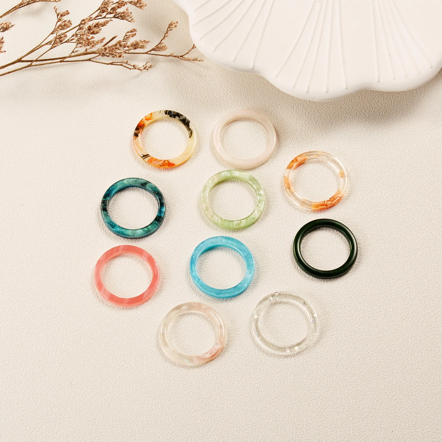 Neue koreanische ästhetische bunte Harz-Acryl-Ringe im Set für Damen – geometrische runde Ringe, temperamentvoller, vielseitiger Schmuck als Geschenk – Detail 33
