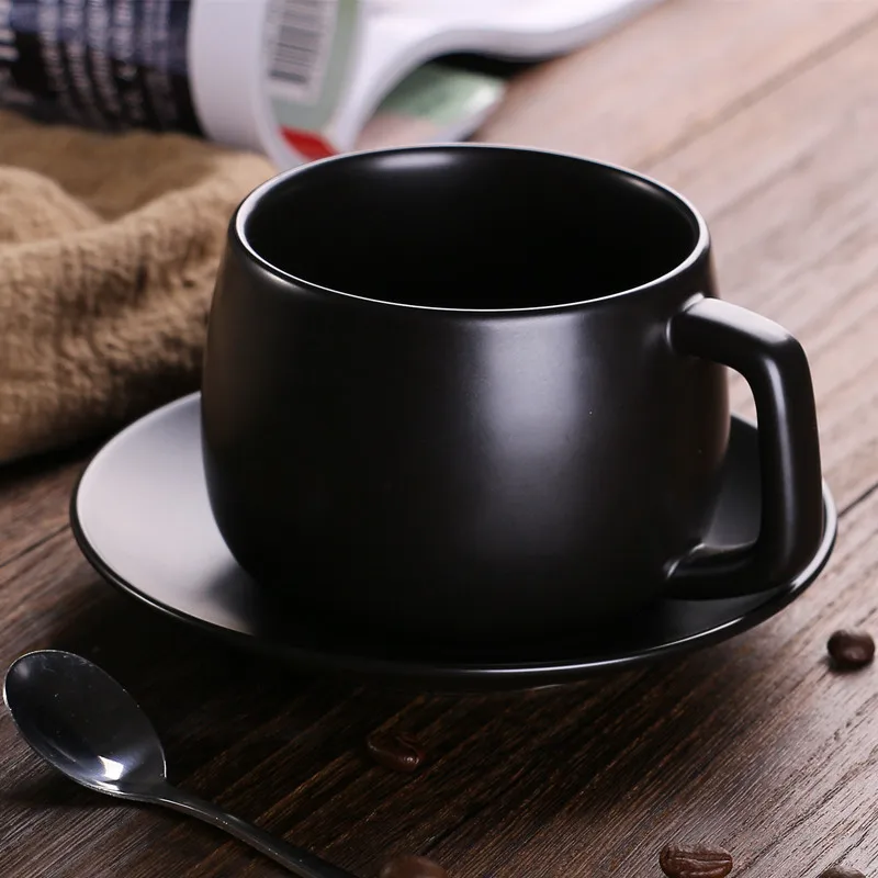 250ML Coffee Cups Set With Saucer Spoon Ceramic Household Coffee Mug Balck White Tea Mug Milk Juice Water Cup Drinkware Mug Gift