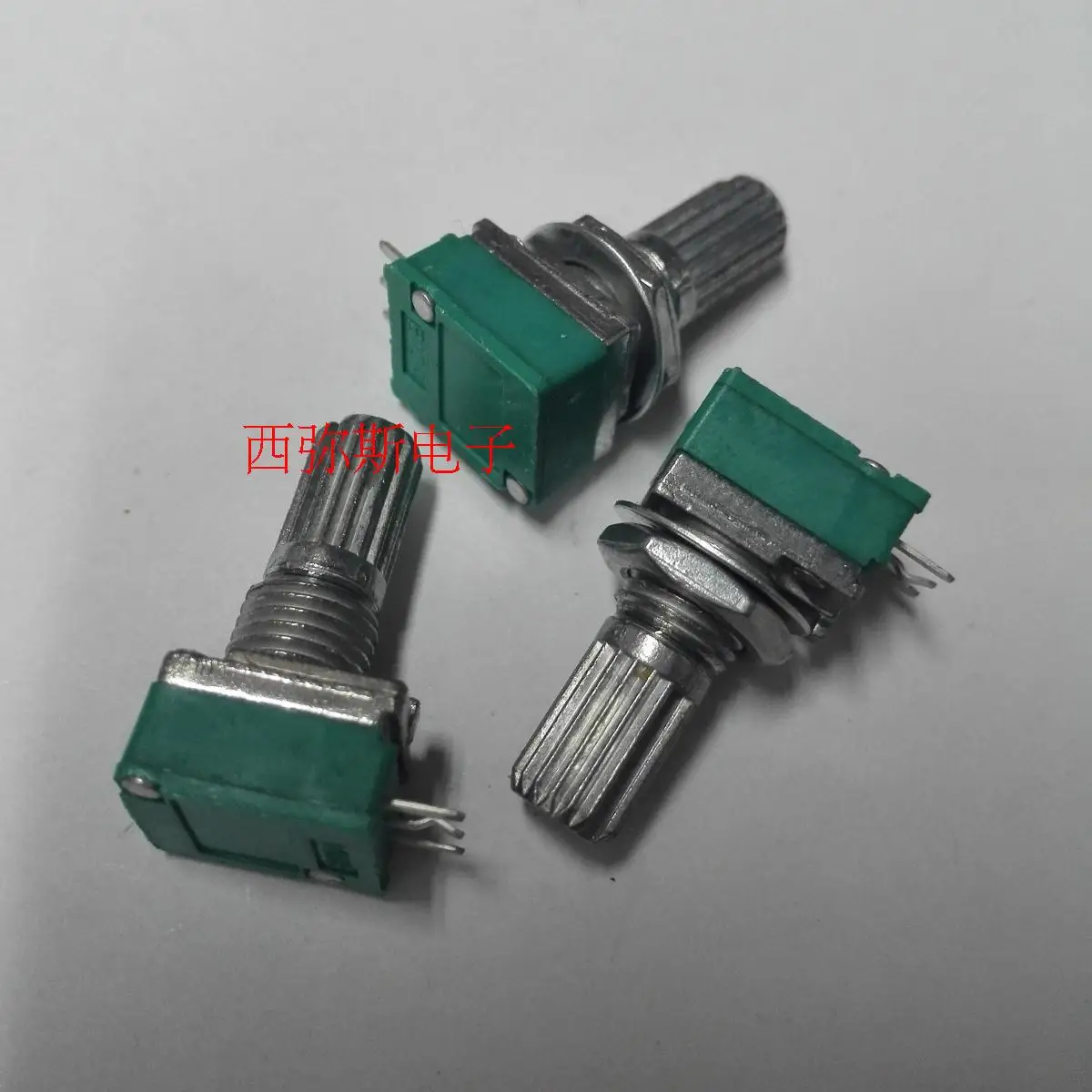 10PCS Taiwan-made 9-type sealed precision potentiometer B10K-15 shaft hub RV097 small sealed potentiometer