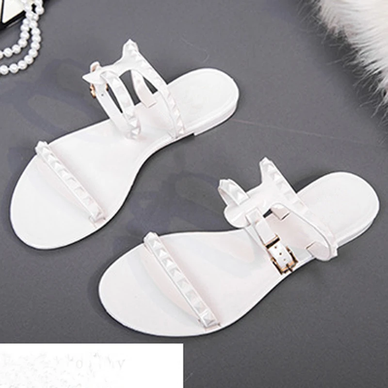 Simple Women Flip Flops Summer Shoes Black White Beach Shoes Woman Rivets Flat Sandals Hot Jelly Shoes Ladies Sandals   WSH3544