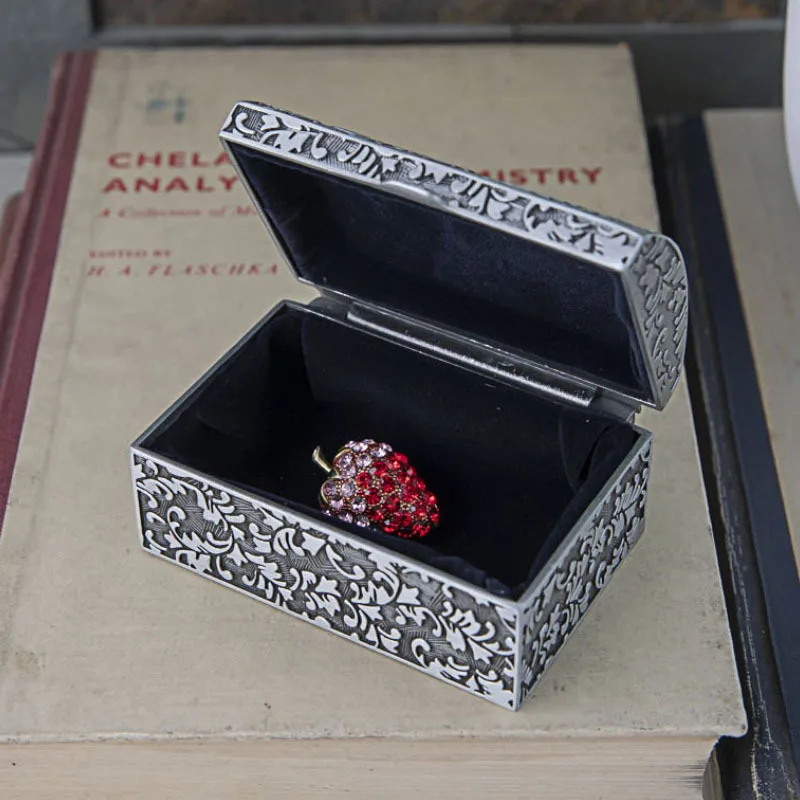 Vintage Metal Jewelry Box Small Trinket Storage Organizer Box Chest Ring Case for Girls Women