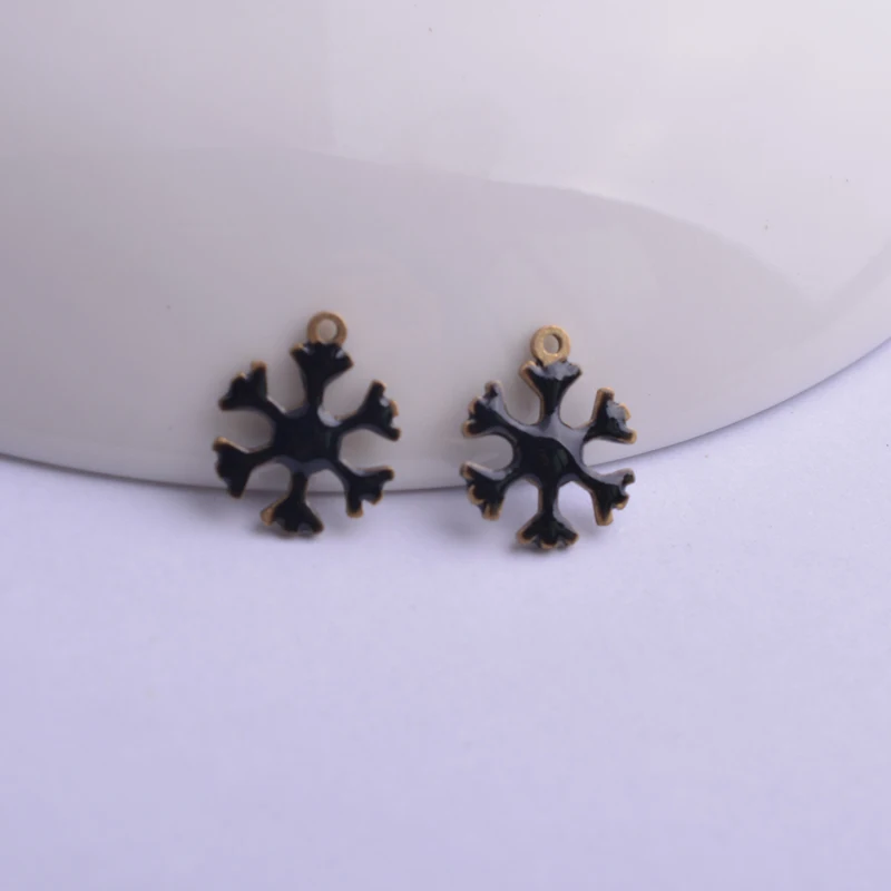 30pcs 9.5*12mm Double Faced Enamel Christmas snowflakes Charms Copper snowflake Pendant Diy Earring Necklack Jewelry Accessories