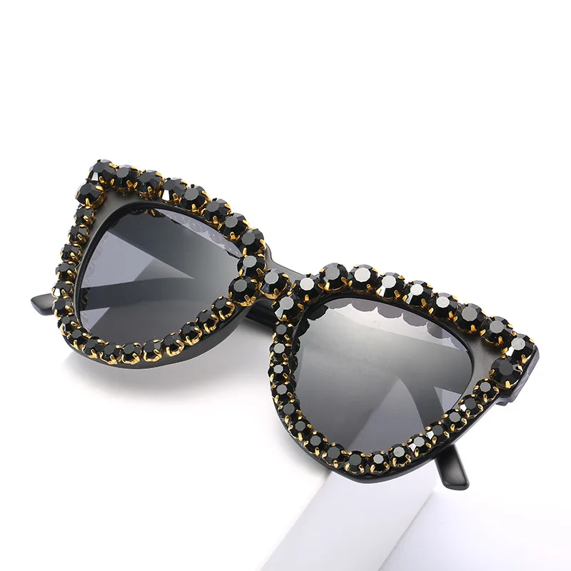 2024 New Vintage Fashion Luxury Cat Eye Diamond Sunglasses Women Crystal Rhinestone Frame Brand Designer Sun Glasses For Female