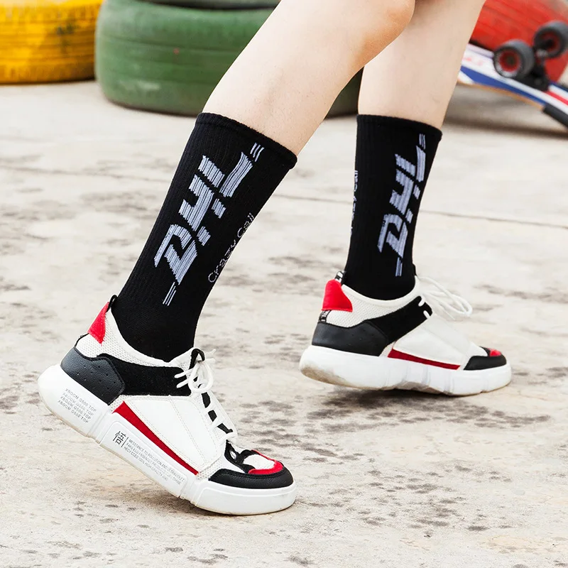 5 Pairs Men Sport Socks with Toes Mid-tube Thick Cotton Cycling Street Fashion Letter Pattern Athletic Compression 5 Finger Sock