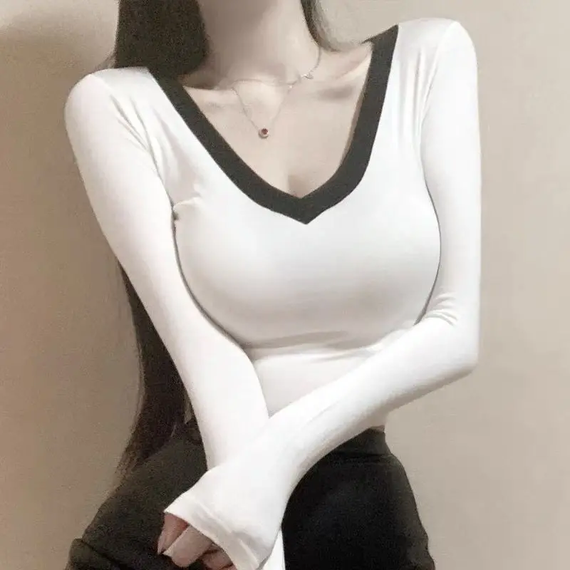 

2021 pure feminine style chest contrast color low V neck shape T-shirt long sleeve elastic short bottomed shirt thin top