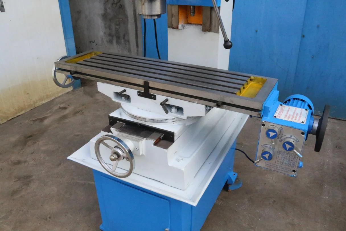 ZX50C mesin penggilingan vertikal, kualitas tinggi gir kecil mesin penggilingan dan pengeboran 40 ~ 1400r. m (900x240mm)