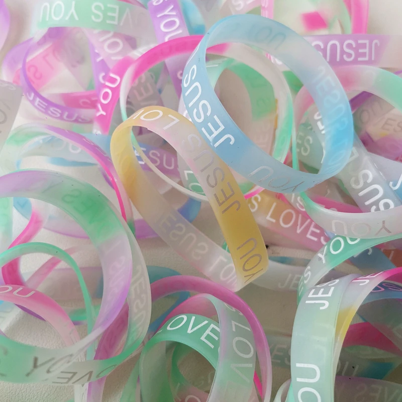 20PCS Lots Jesus Silicone Bracelets Devout Christian Church Prayer Rubber Band Night Glow Mix Color Hand Wristband Brand Jewelri