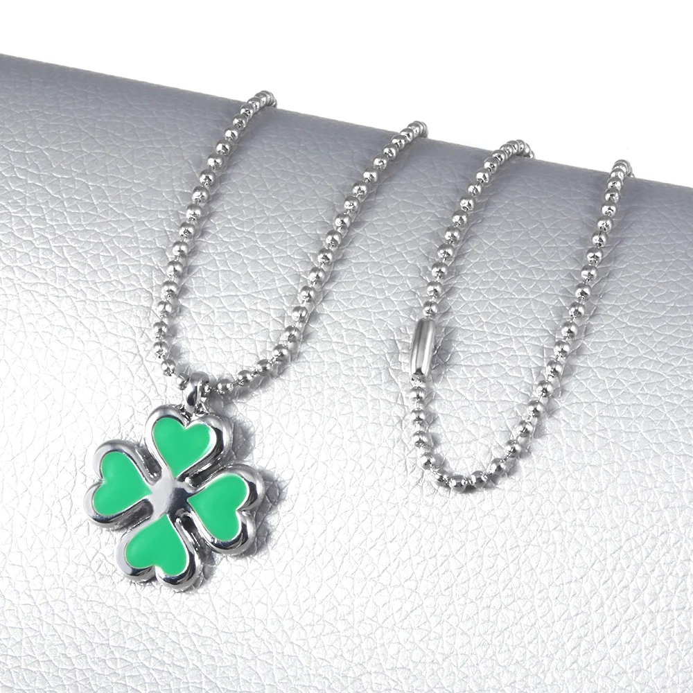 Anime Tokyo Avengers Four Leaf Clover Necklace Hinata Tachibana Fashion Pendant Chain Necklaces Women Girl Choker Jewelry Gift