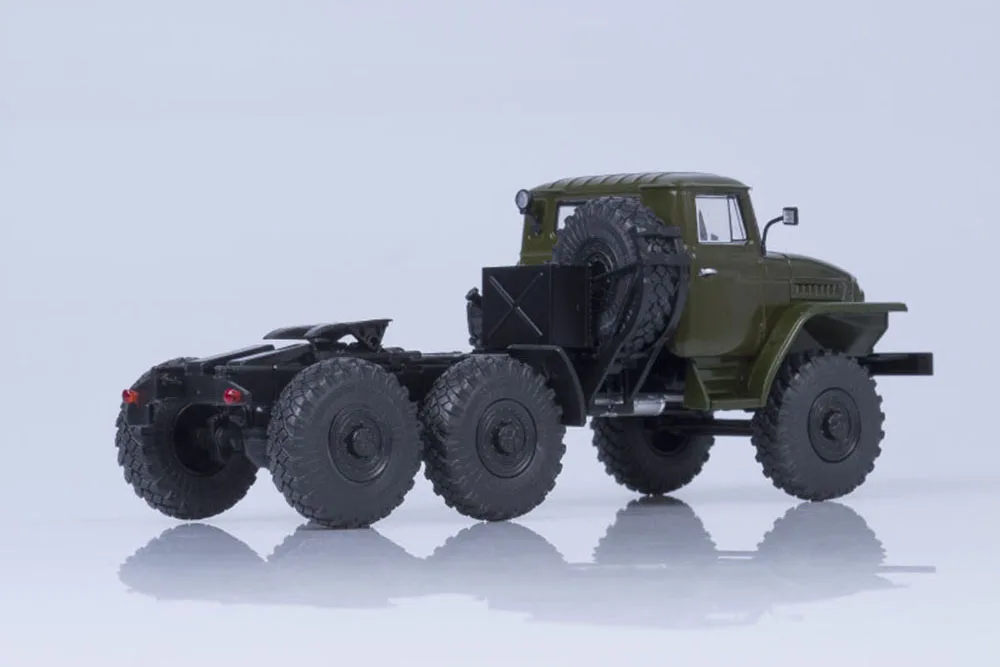 NEW 1 43 Scale URAL 377C 6X4 TRIPLE TRUCKER 1965 USSR Diecat tractor By EAC AUTOHISTORY for collection gift