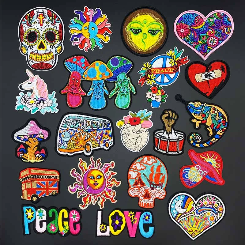 Parche bordado calavera - estilo punk para ropa y equipamiento - imagen 2