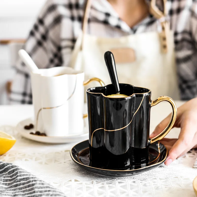 

Керамическая светильник фейная чашка и блюдце в скандинавском стиле, роскошный стиль, четырехлистная трава, британское описание, послеобеденный чай в Пномпене, черный т