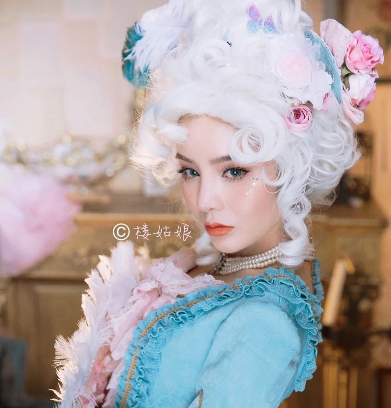 Marie Antoinette peruka do Cosplay księżniczka średnie kręcone włosy peruka do Cosplay s + czapka z peruką (bez nakrycia głowy)