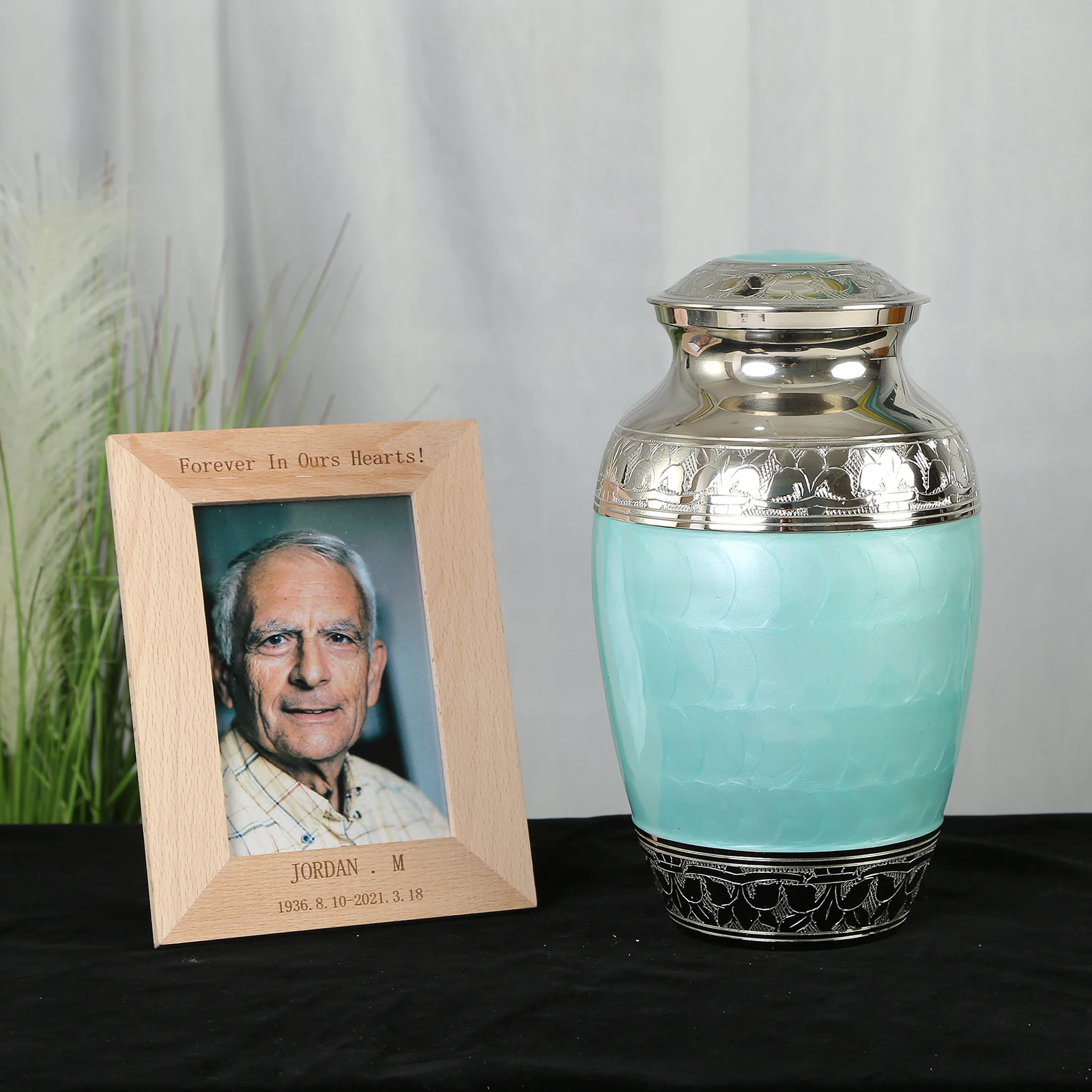 Ashes Urns Keepsake Cremation for Human Pet - 10inch  height and about 7 inch diameter