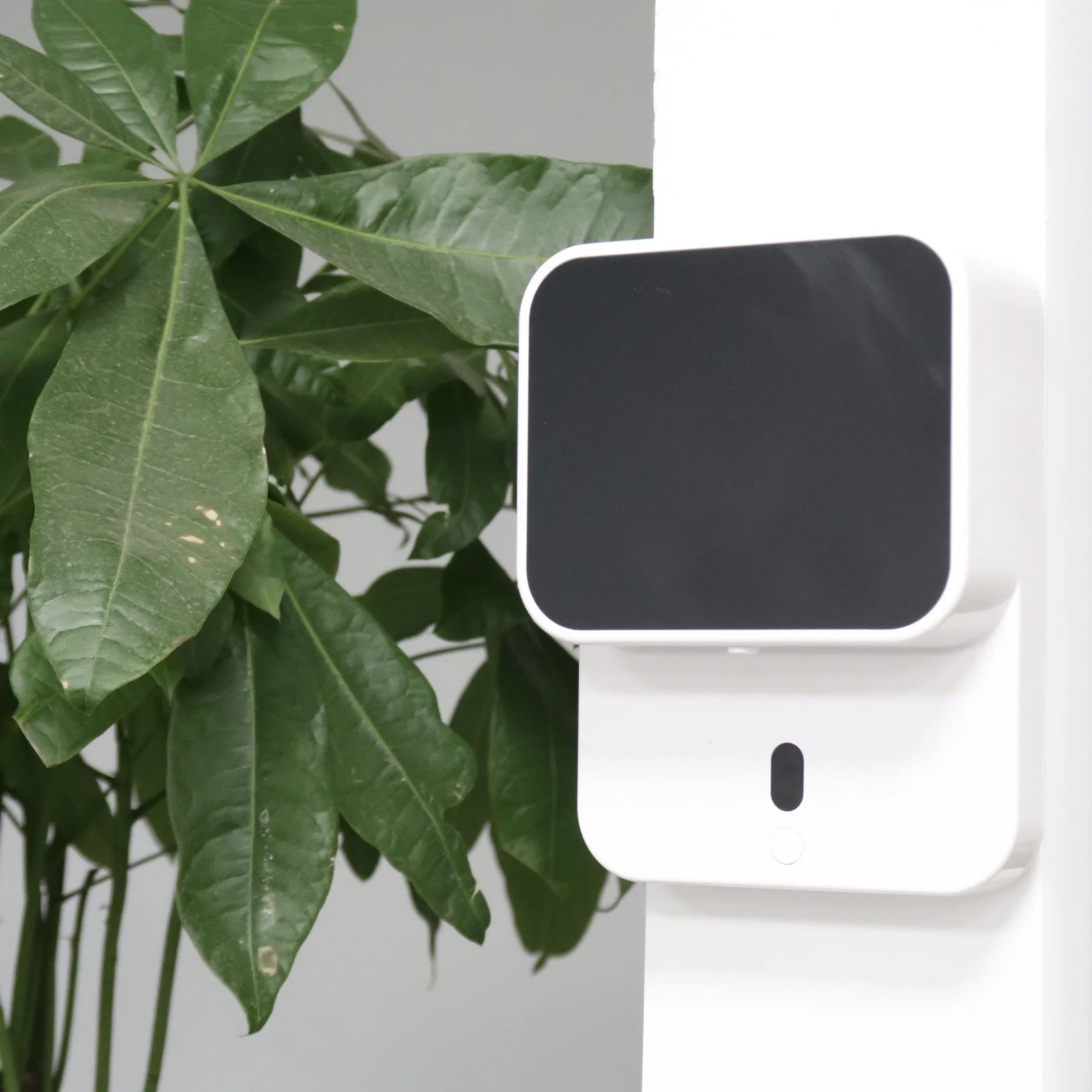 موزع صابون مثبت على الحائط بشاشة ليد وغسالة يدوية أوتوماتيكية بالحث من الفوم بالأشعة تحت الحمراء الذكية معقم لليدين 280 مل