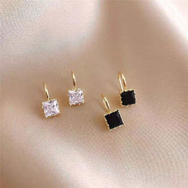 Simple Black White Irregular Polyhedron Pendant Small Earrings 2021 New Girl's Unusual Earrings Fashion Korean Jewelry For Woman