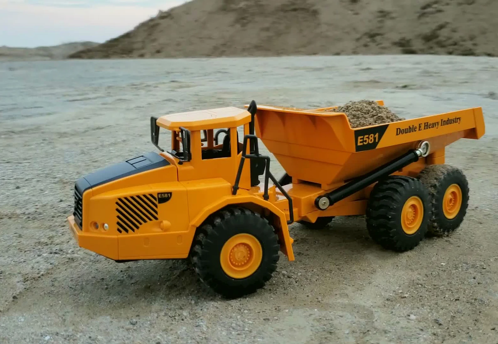 Volvo 2.4G Remote Control Excavator Car RC Dump Truck Articulated  Full Functional  Construction Vehicle Carry Soil for Kids