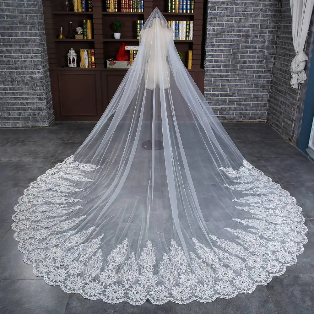 2021 Luxury White Color 3m Bridal Wedding Veils One-Layer Long Lace Edge Bridal Veil With Comb For Women Wedding Party HO1533