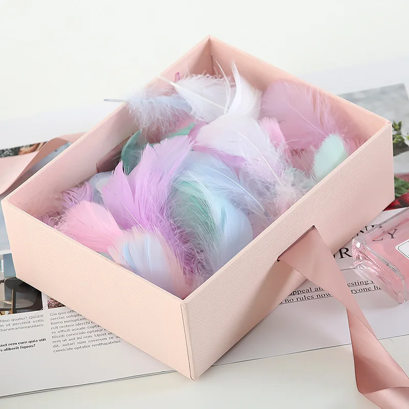 

100pcs/pack of colorful feather gift packaging filling supplies DIY transparent wave balloon gift box filled with feathers