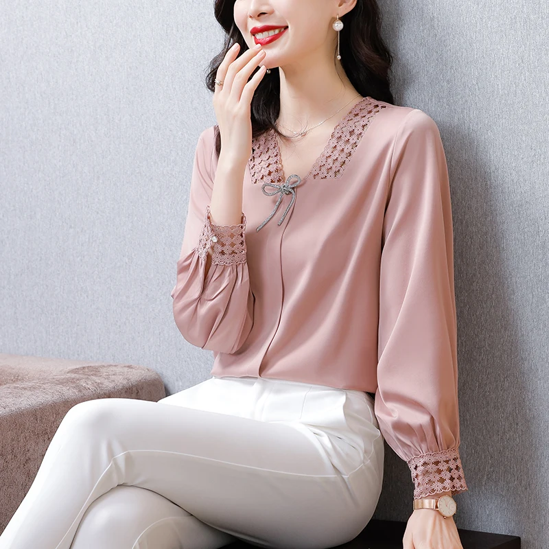 Summer Korean Chiffon Women Blouses Women Hollow Out Lace Blouse Shirts Woman Embroidery Blouses Tops Woman V Neck Shirt Top