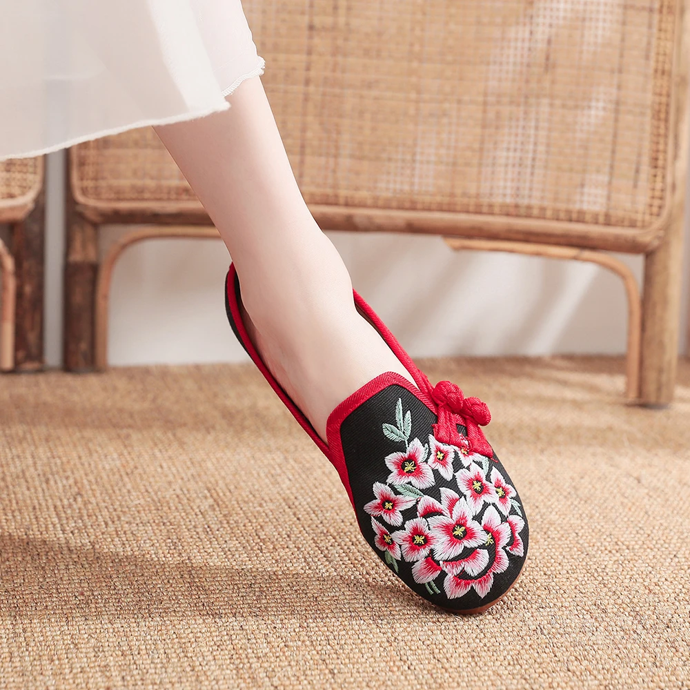 Veowalk Flower Blooming Embroidery Women Cotton Fabric Slip On Flat Shoes Comfortable Slip On Walking Loafers Black Size 42 43