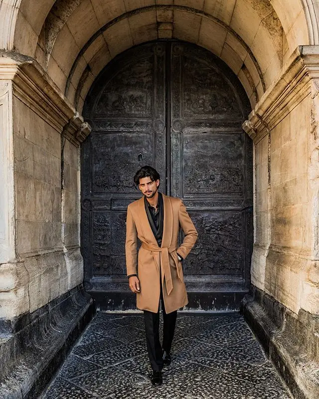 Traje de abrigo largo para hombre, esmoquin masculino de moda, color marrón, cálido, PARA CENA DE graduación, solo una chaqueta