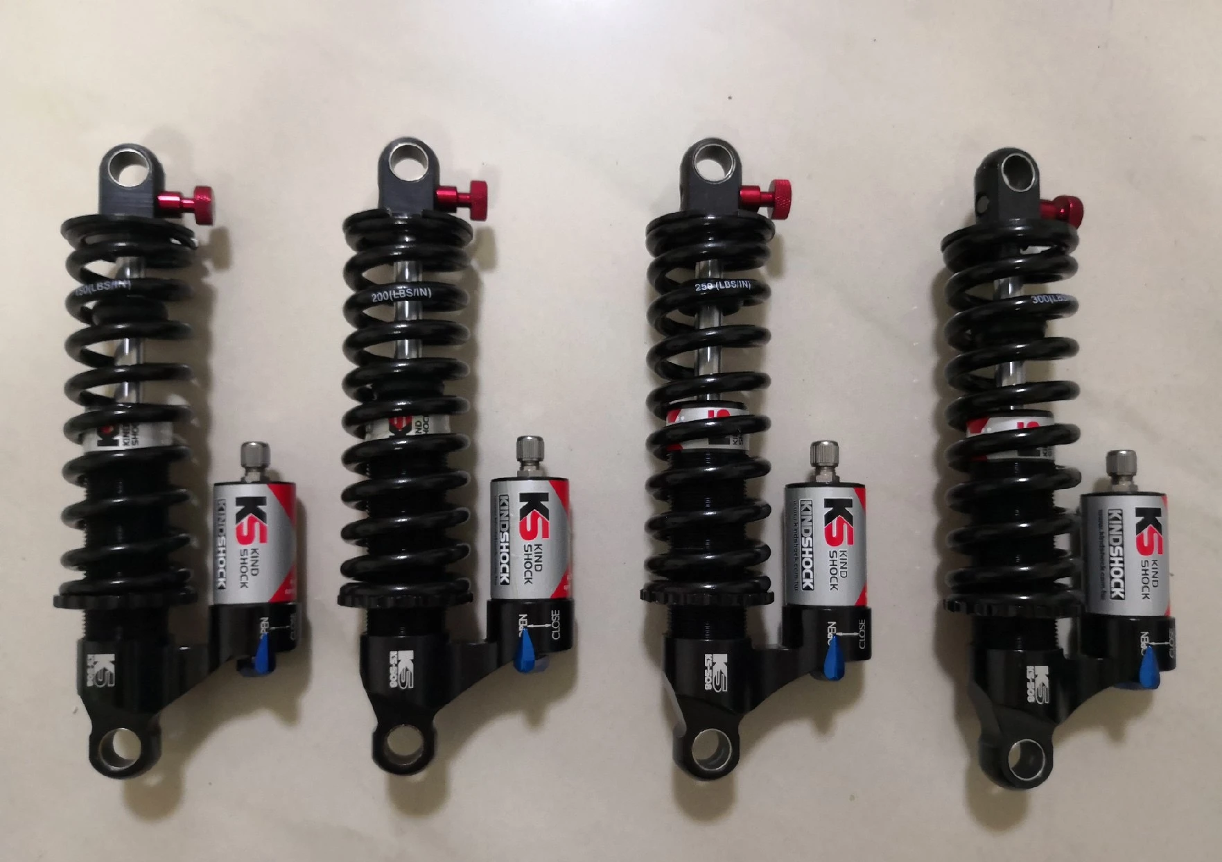 Mountain Bike Coil Shock 200X57mm 200mm Coil Shock Compression Rebound Adjust 150-650lbs Spring MTB Shock Not Fox Rockshox Shock