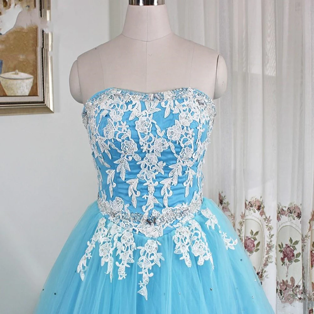 Vestidos de Quinceañera de encaje azul con blanco, sin tirantes, cinta de cristal de tul con cordones en la espalda, vestido Formal de noche de graduación moderno