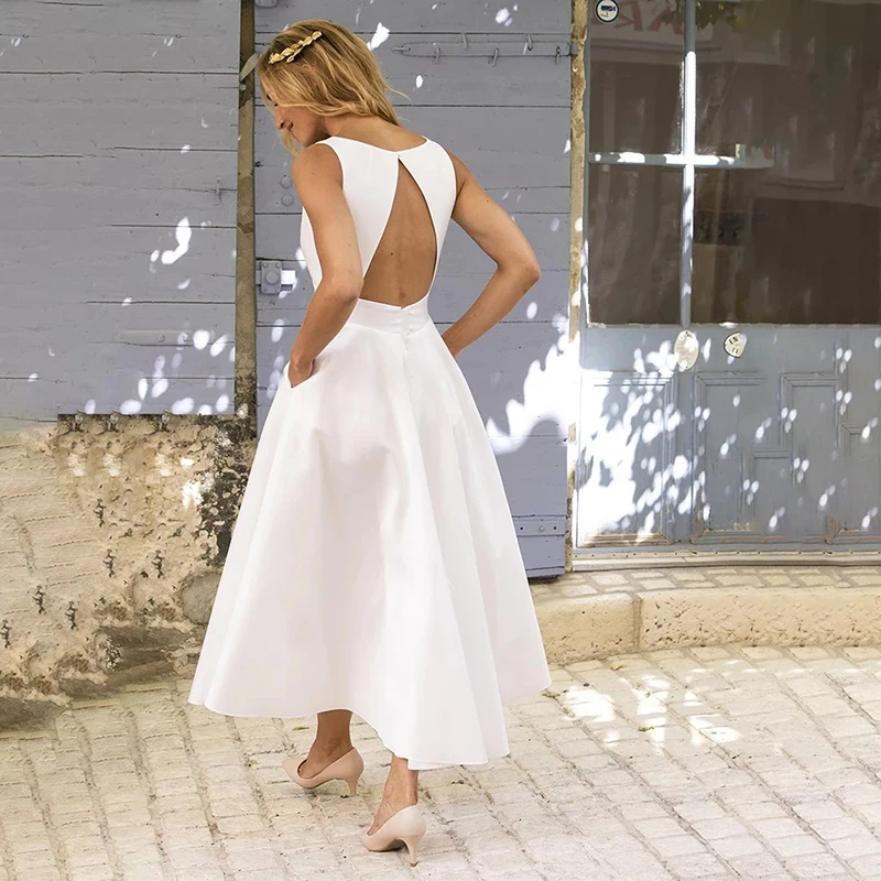 Abiti da sposa da sposa moderni semplici corti avorio senza maniche con scollo a V abiti Back Out 2023 lunghezza alla caviglia