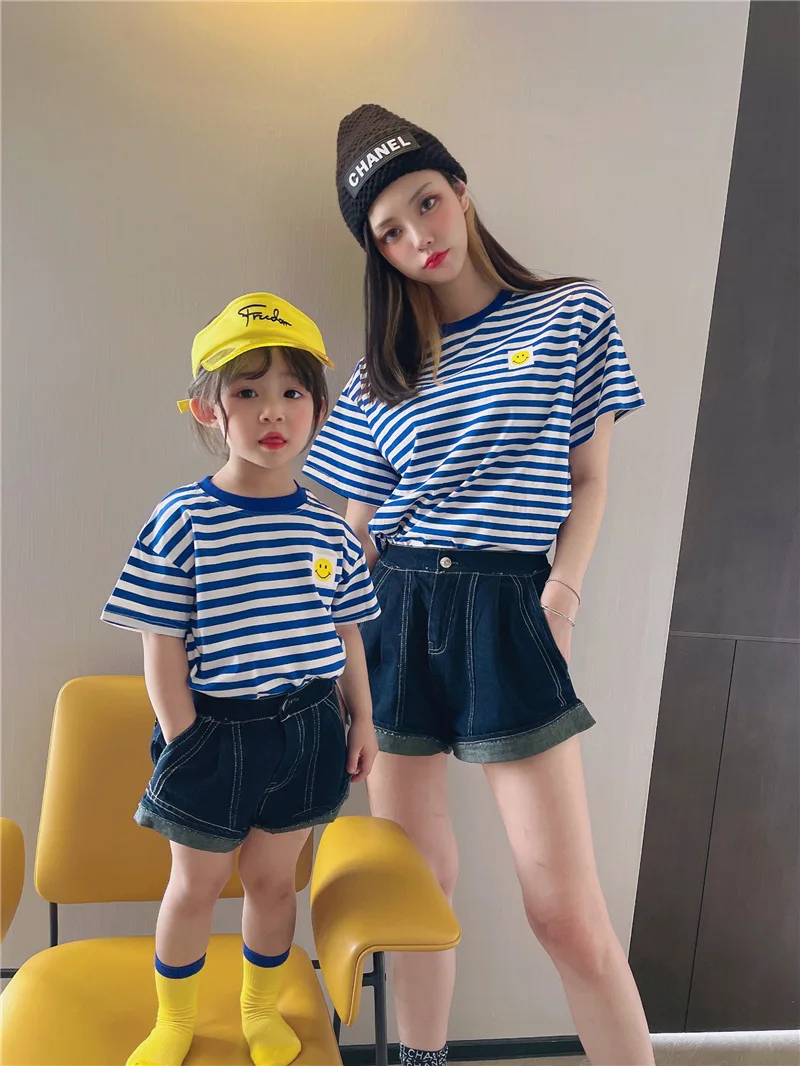 Children Striped Smile T-shirt Parent-child Outfit Clothes Top Summer Korean Boys And Girls Middle Family Matching Outfits