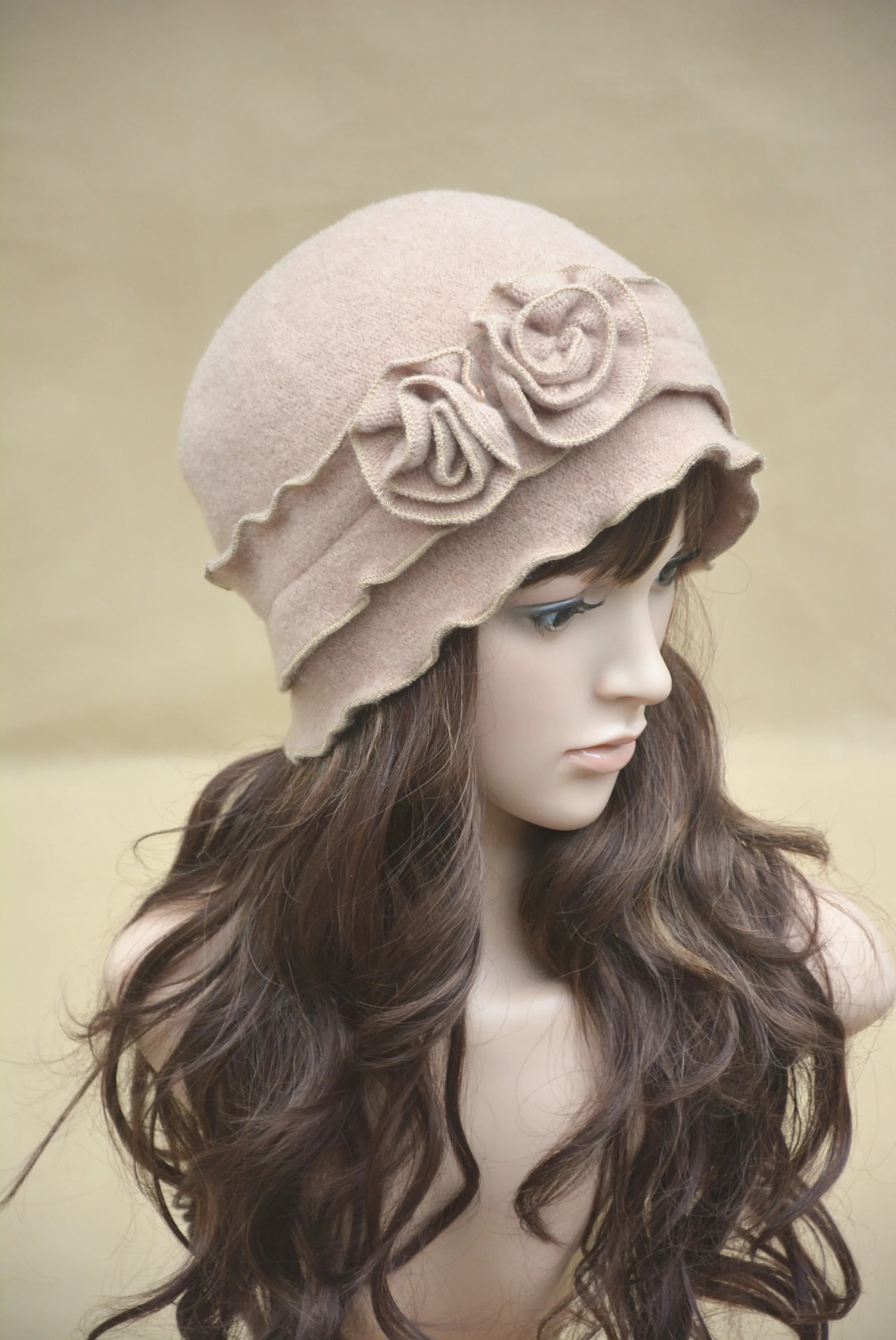 Lawliet Wintermütze, Damen-Beret, 1920er-Jahre, GATSBY-Stil, einfarbig, mit zwei Blumen, Wollmütze für Damen, Damen-Haube, gehäkelte Mütze, A285. – Detail 8