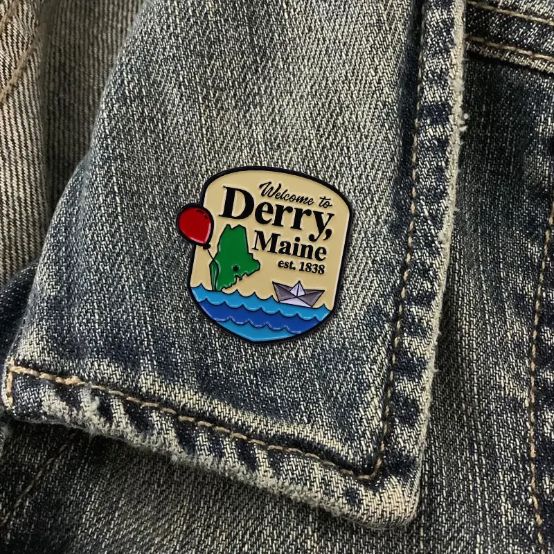Welcome To Derry Maine Pennywise IT movie sign enamel pin badge