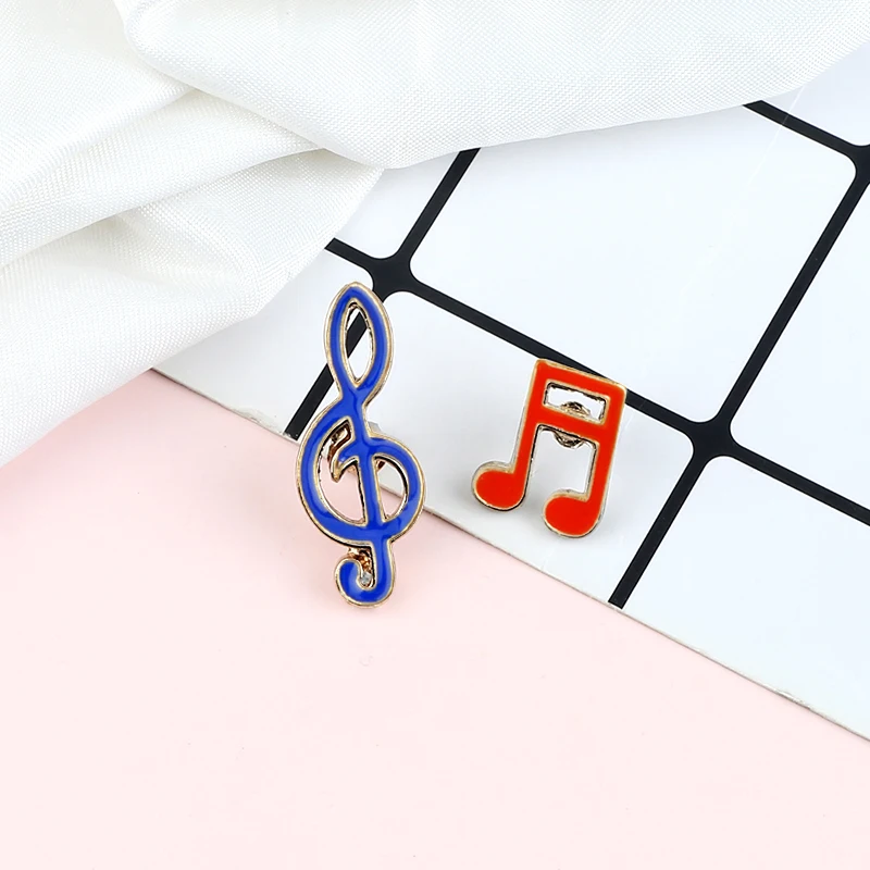 Music Clef Symbol Enamel Pins Fashion Cartoon Treble Bass Brooches Shirt Denim Jackets Lapel Pin Badge Gifts for friend Musician