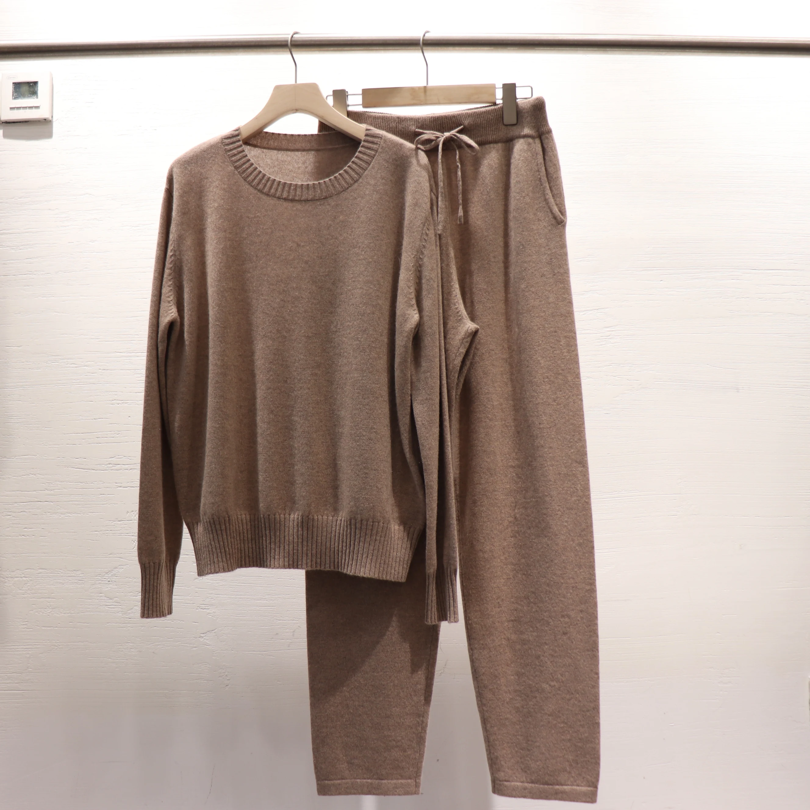 Fashion High Quality Women\'s Luxury Two Pieces 100%Cashmere Wool Suits Female Warm Cashmere Knit Tops + Wool Pant Sets WY564