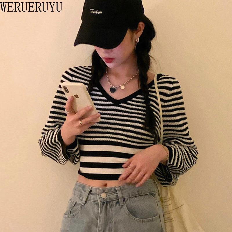 WERUERUYU Knit Sweater Women Korean Chic Vintage V-neck Tops Thin Slim-fitting Knitted Shirt Autumn