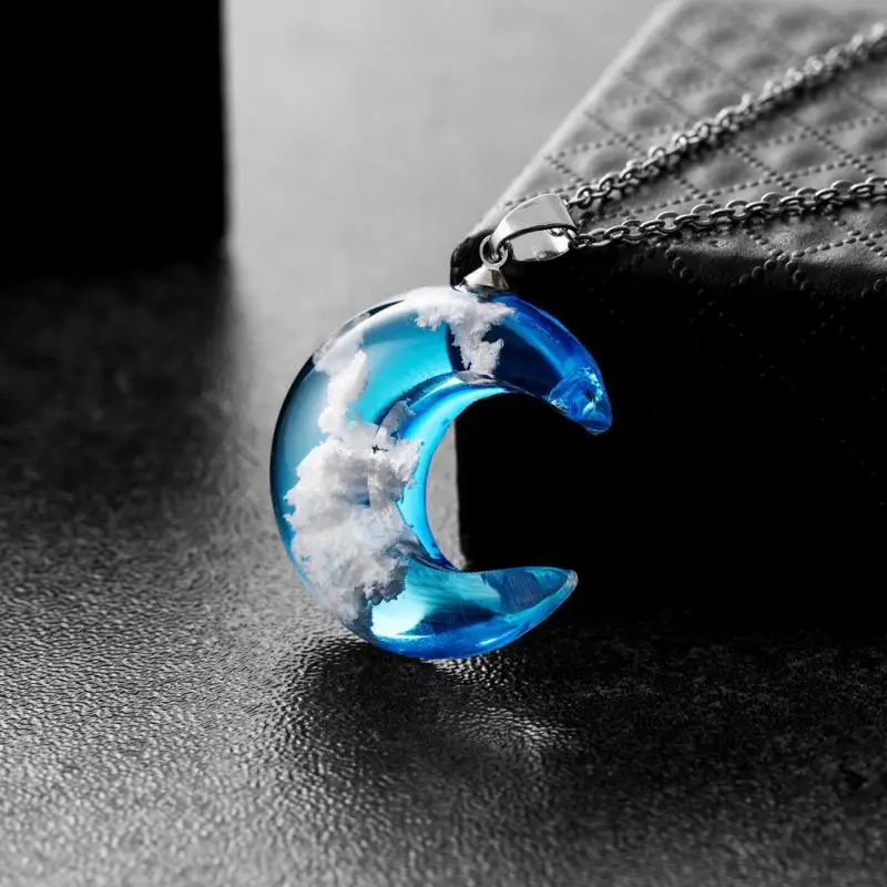 2022 Blue Sky White Clouds Pattern Pendant Necklace Handmade Resin Ball Shape for Moon Shape Pendant for Women Men Fashion Gift