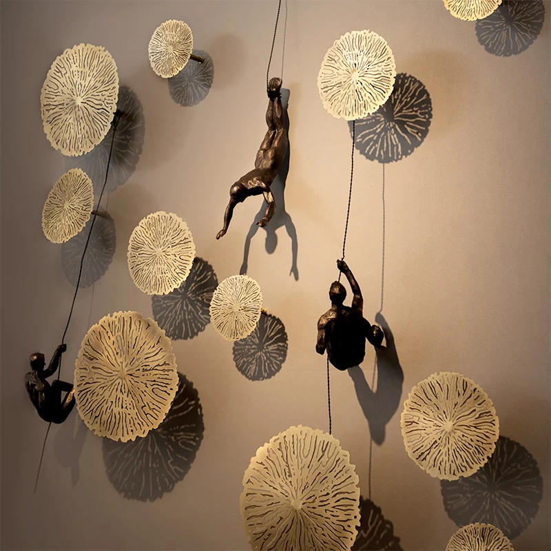 Resin Wall Mounted Hang Rock Climbing Figure Climber Sports Statue Decorative Ornament Office Bar Home Room Decoration Gift