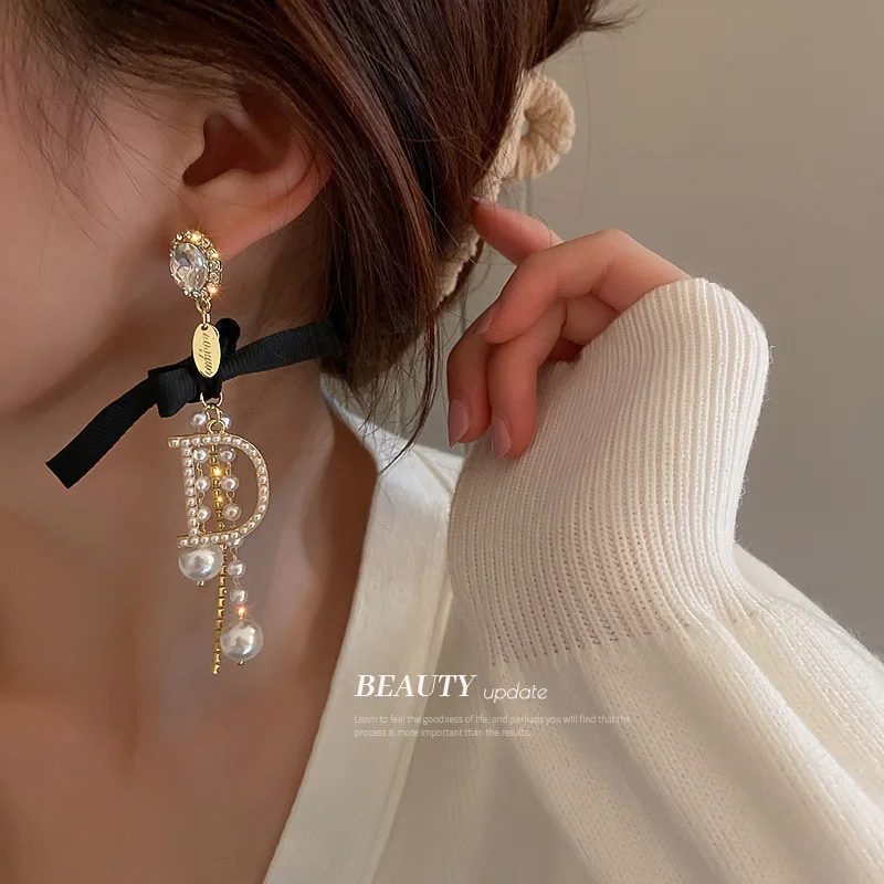 Luxury Brand Letter Pendant Boutique Earrings France Pearl Long Silk Bow Crystal Tassel Ear Studs Women Fashion Jewelry Ear Drop