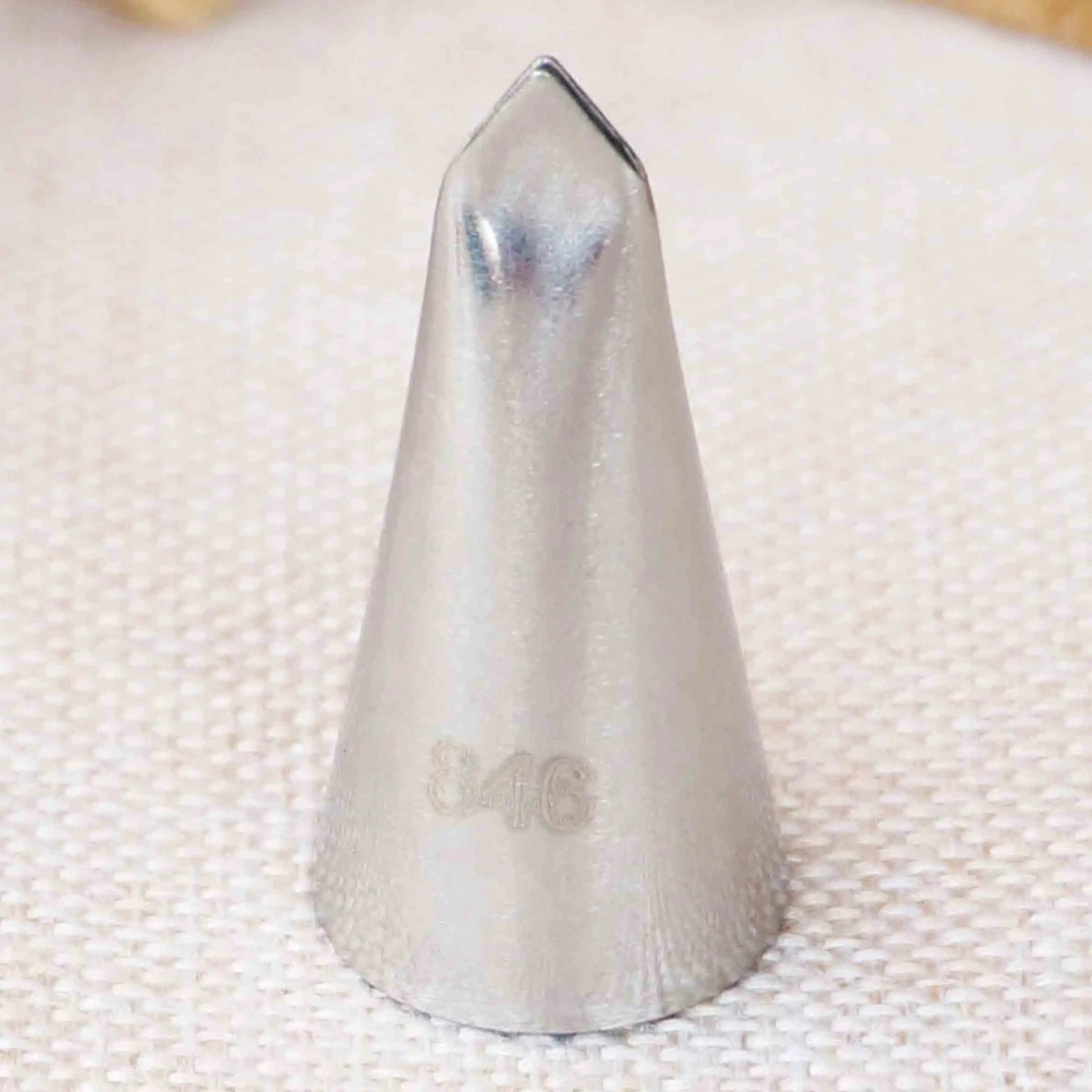 #846 Small Size Leaf Piping Nozzle Icing Tip Pastry Tip Cupcake Writing Tube Decorating Tip Baking & Pastry Tools Create Leaves