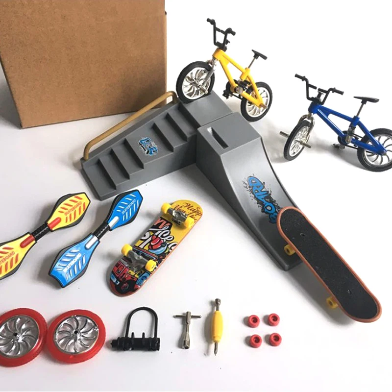 Gratis Schip Nieuwe Mini Vinger Scooter Vinger Fiets Vinger Skateboard Speelgoed Set W/Ramp Voor Meisjes Jongens Party Gunsten goodie Bag Fillers