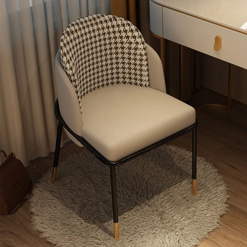 

Nordic Light Luxury Dining Chair Home Backrest Fabric Minimalist Makeup Chair Modern Italian Houndstooth Stool 레저 나무의자