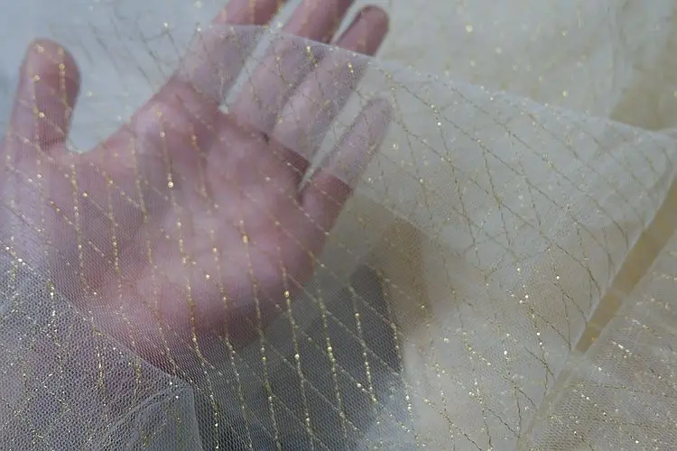 150cm Wide 1meter/lot Thin Tulle Fabric Veil Lace Fabric Material Grid Black White Gold Silver Thread Decoration X1087