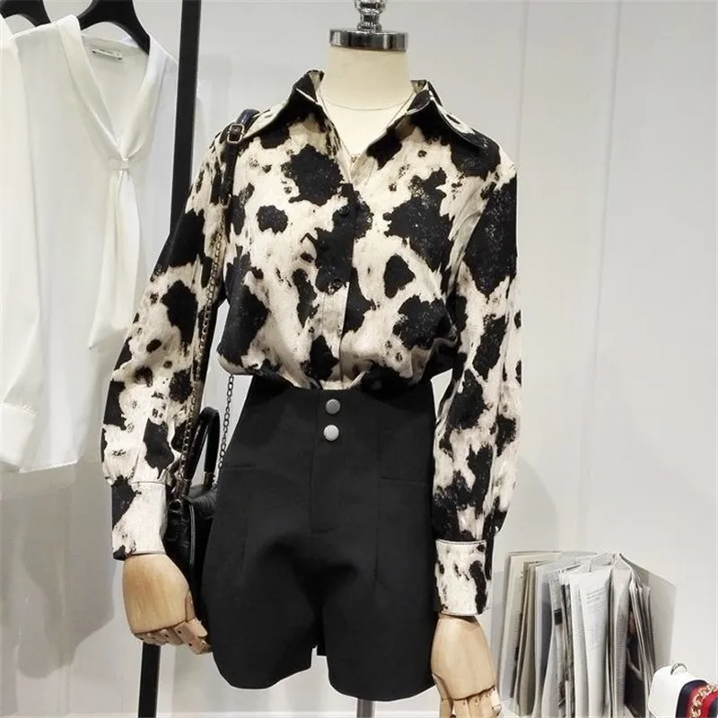 

Vintage Lady Cow Pattern Shirt Women Casual Turn-Down Collar Long Sleeve Loose Harajuku Blouse Female Top Tunics 2022