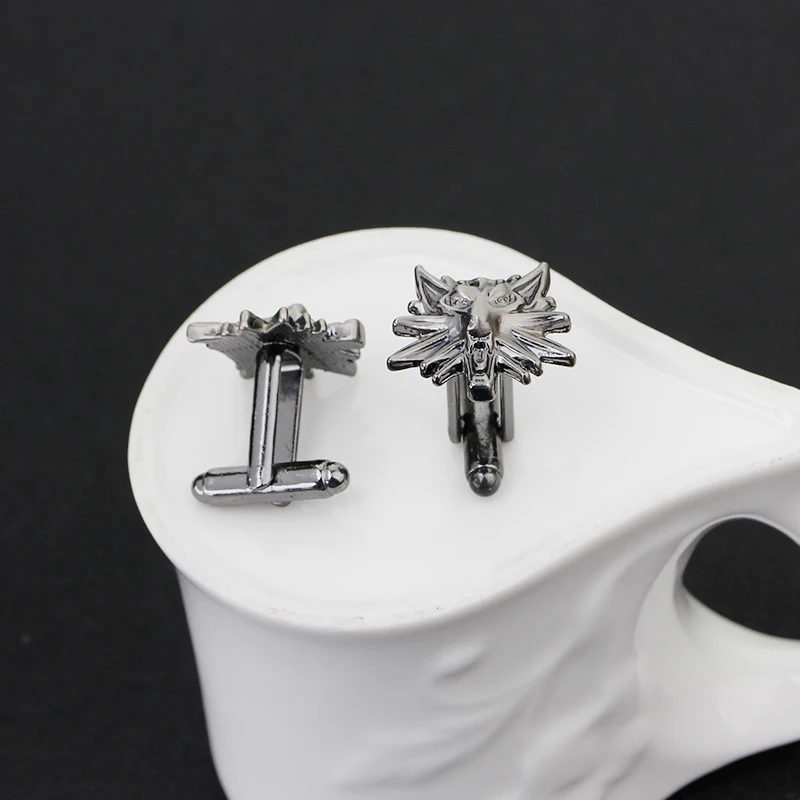 Brand Vintage Statement Wolf Head Cufflinks Wizard Medallion Cufflinks The Wild Hunt 3 Figure Game Movies Jewelry Men Shirt