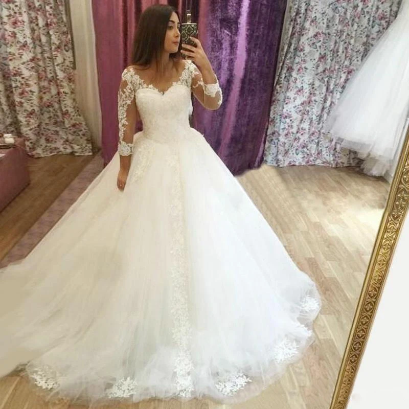 Luxury Long Sleeve Ball Gown Wedding Dresses Appliques Court Train Lace up Bridal Gowns Princess Plus Size Bride Wedding Gowns