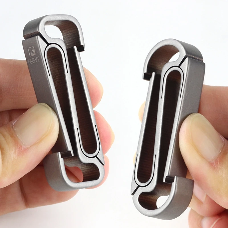 Real Titanium Keychain Luxury Car Key Ring Waist Hanging Buckle Belt Carbine Super Lightweight EDC Key Holder for Man Best Gift