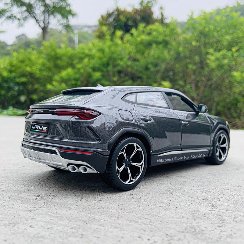 Maisto 1:24 Lamborghini URUS modelo de coche de aleación de simulación gris, artesanía, colección de decoración, herramientas de juguete, regalo