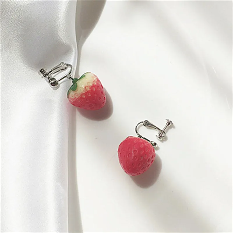 Stereo Simulation Red Strawberry Dangle Earring New Fruit Strawberry Earring Female Lovely Sweet Girl for Women Jewelry Gifts